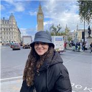 Profesora de primaria en diversas asignaturas; matemáticas, inglés, lengua, historia, biología, química…